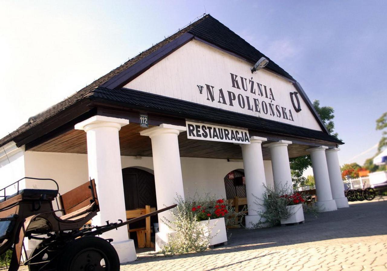 Hotel Kuznia Napoleonska Тересин Экстерьер фото