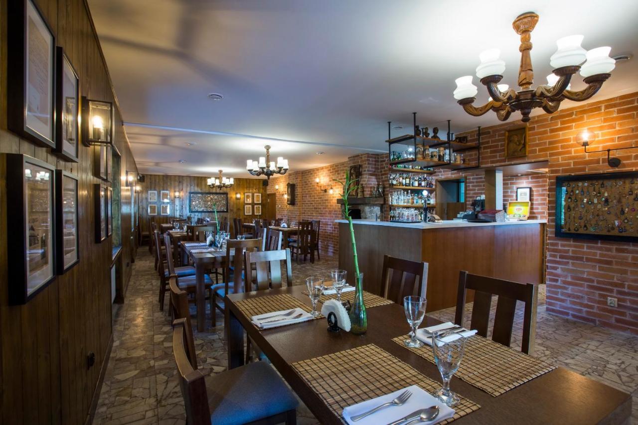 Hotel Kuznia Napoleonska Тересин Экстерьер фото