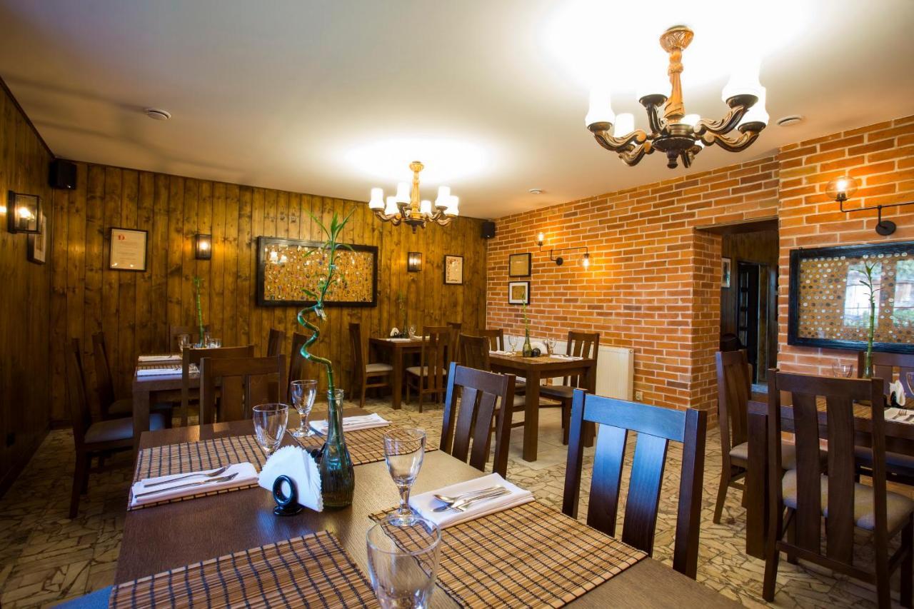 Hotel Kuznia Napoleonska Тересин Экстерьер фото