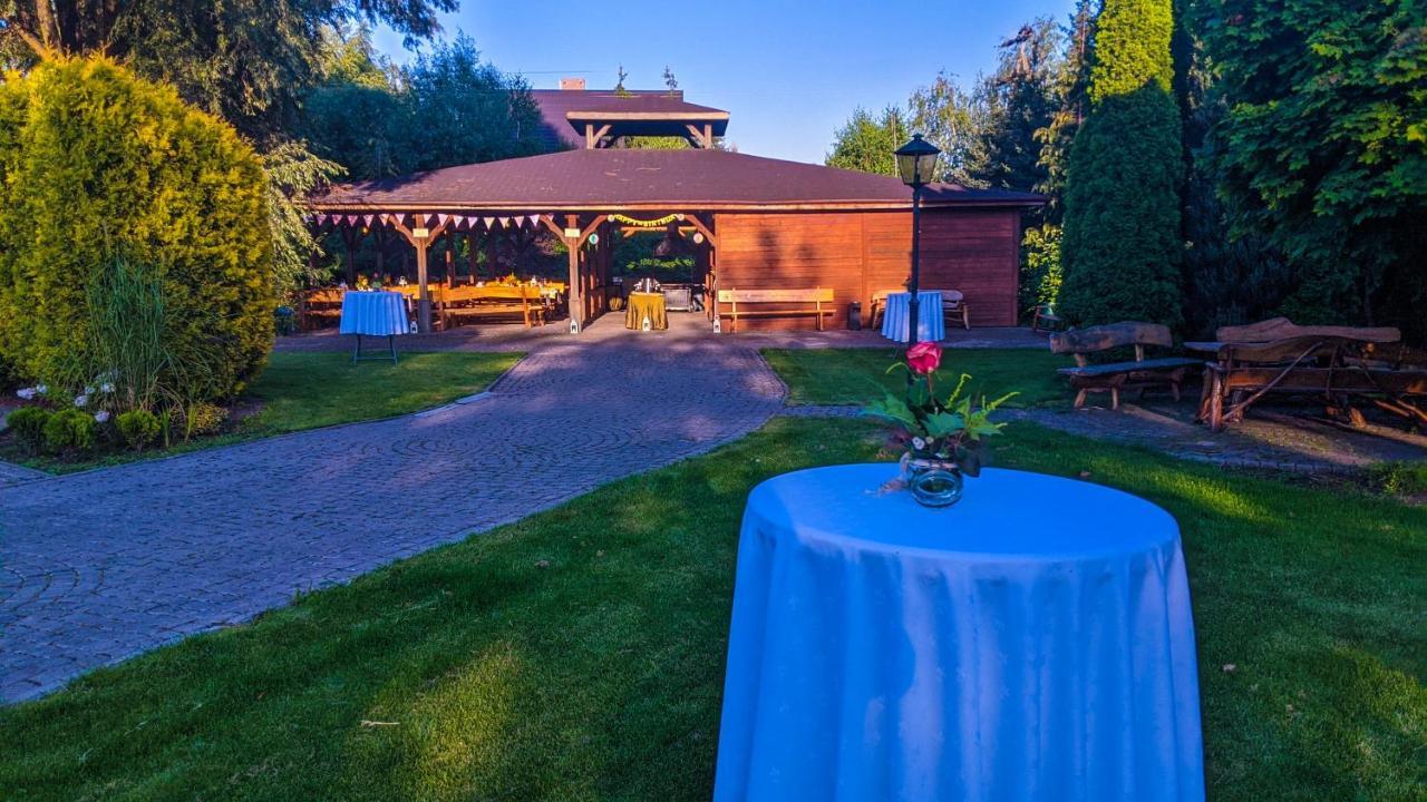 Hotel Kuznia Napoleonska Тересин Экстерьер фото