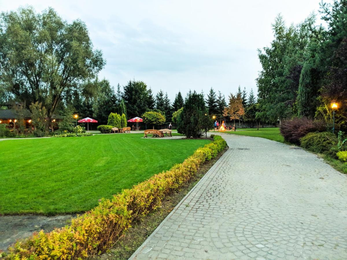 Hotel Kuznia Napoleonska Тересин Экстерьер фото
