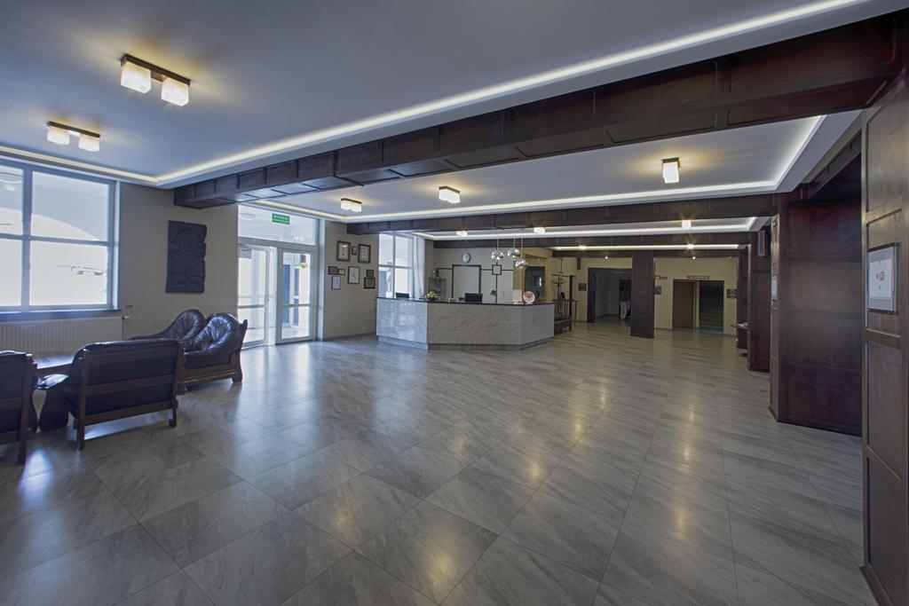 Hotel Kuznia Napoleonska Тересин Экстерьер фото