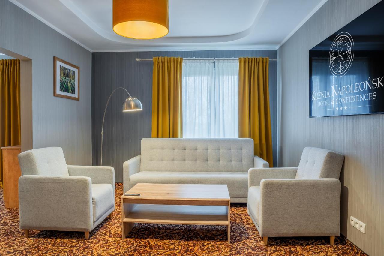 Hotel Kuznia Napoleonska Тересин Экстерьер фото