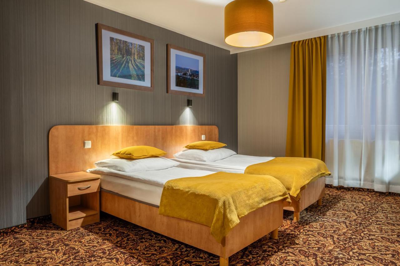 Hotel Kuznia Napoleonska Тересин Экстерьер фото