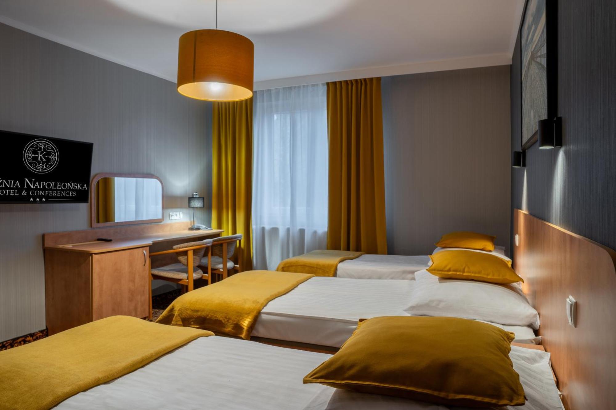 Hotel Kuznia Napoleonska Тересин Экстерьер фото